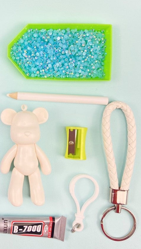 Violent Bear (8cm Keychain)