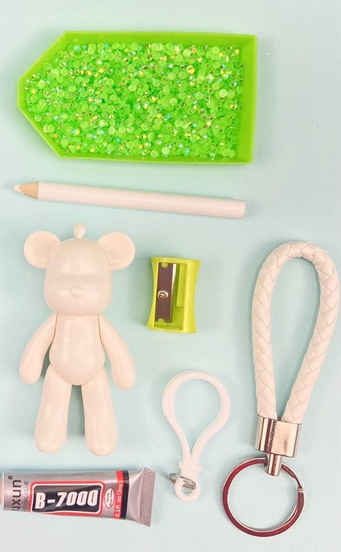 Violent Bear (8cm Keychain)