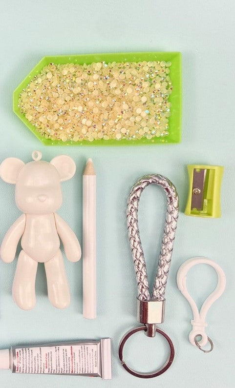 Violent Bear (8cm Keychain)